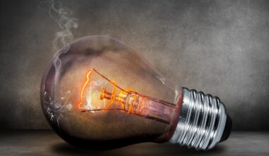 Dņipropetrovskas un Zaporižjas apgabali bez elektrības pēc Krievijas trieciena