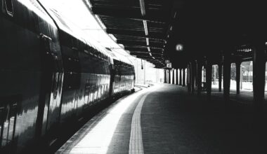 Taizemes vilciena avārija: 22 bojāgājušie un desmitiem ievainoto