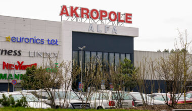 Satiksmes sastrēgumi Rīgā pēc avārijas pie "Akropole Alfa"