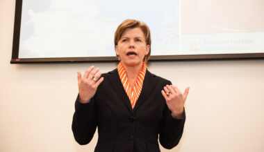 Baiba Braže un Kaja Kallasa: alkohola joks sociālajos tīklos