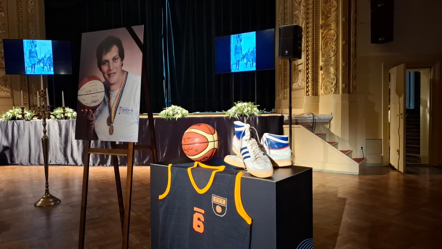 Uļjanas Semjonovas bēru ceremonijas laikā ierobežota satiksme Rīgas centrā