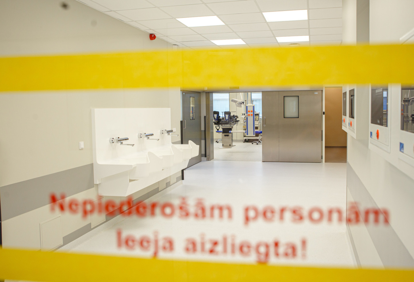 Brīdina par inovatīvu medikamentu trūkumu vēža ārstēšanai