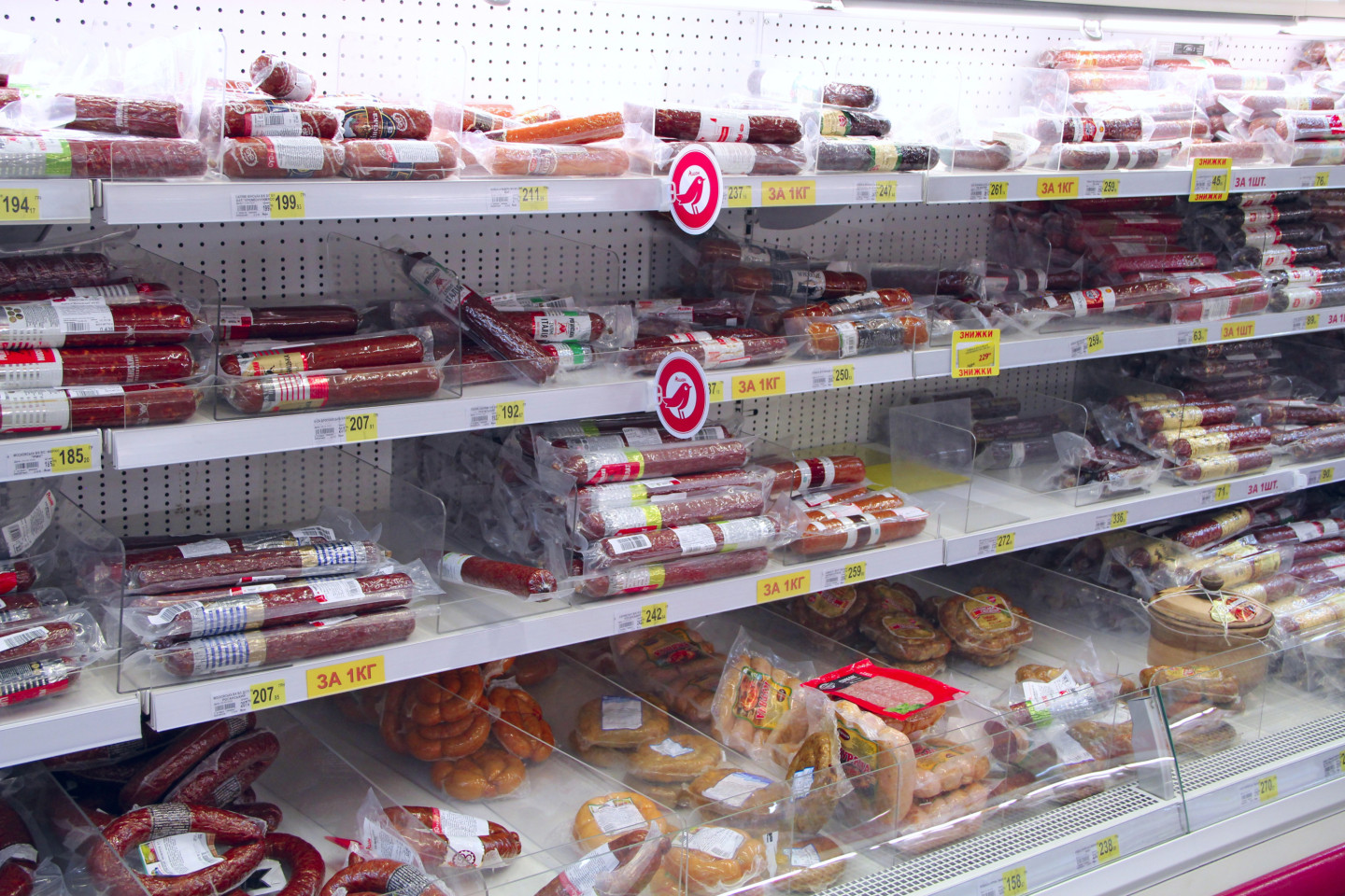 PVD no veikala "Mere" Rīgā izņem gaļas produktus ar beigušos derīguma termiņu