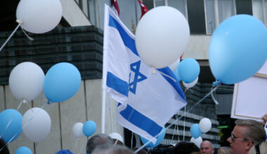 Protests pret Latvijas dalību Eirovīzijā kopā ar Izraēlu Rīgā