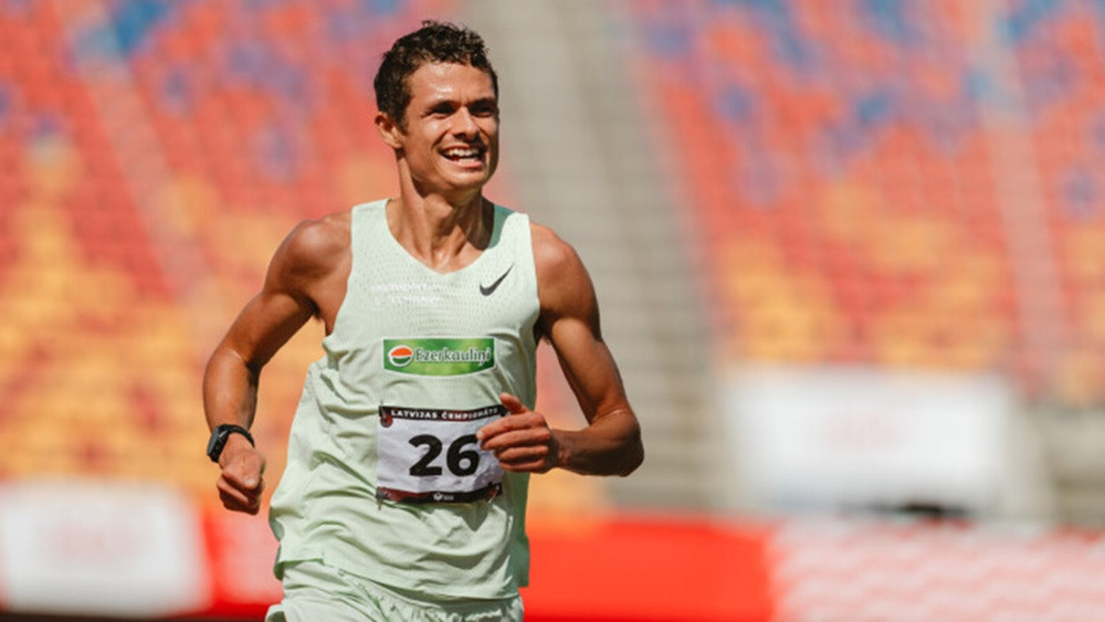 Vairāki Latvijas skrējēji 2025. gada izskaņā sasnieguši personīgos rekordus Francijā un Spānijā – Vieglatlētika – Sportacentrs.com