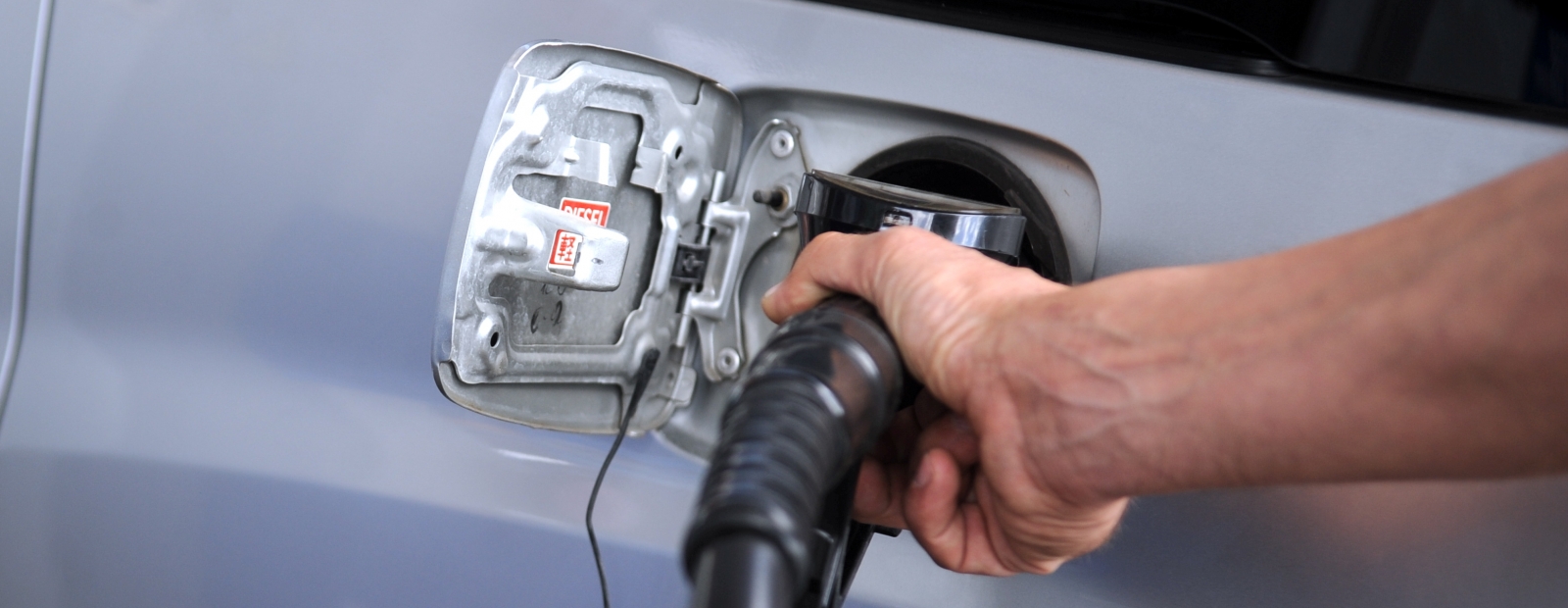 Pieaug akcīzes nodoklis naftas produktiem, tabakai un dabasgāzei / Diena