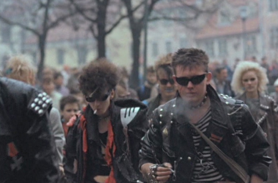 Kadrs no filmas Vai viegli būt jaunam?