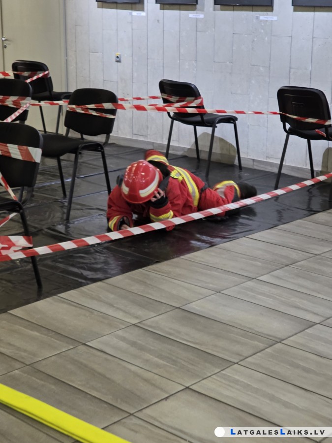 Skolēni uzzināja par dažādām profesijām