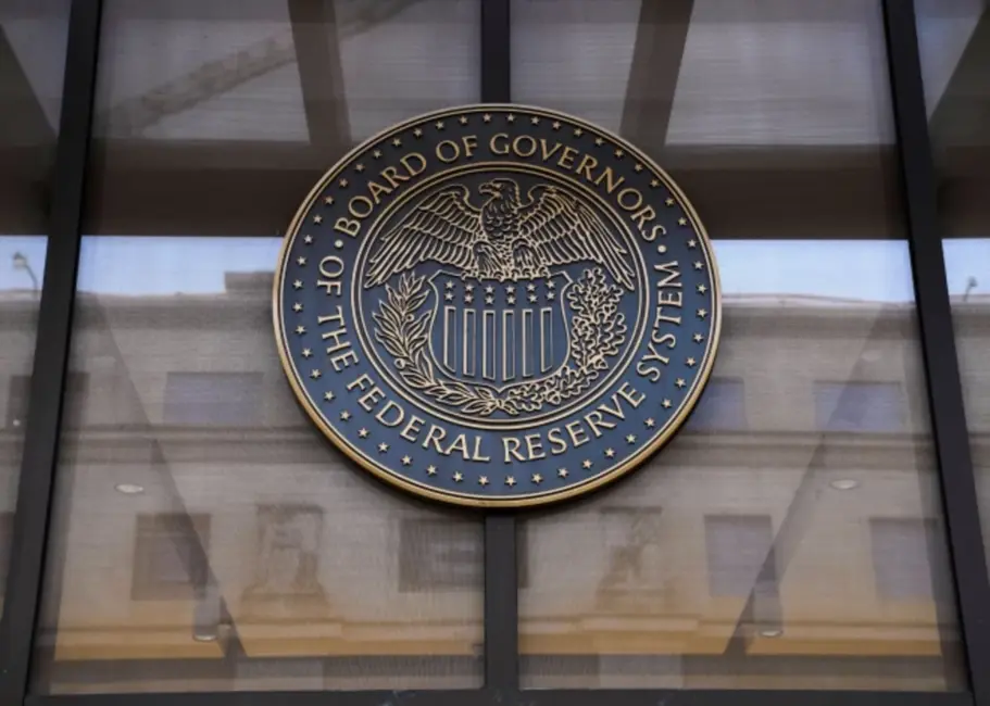 ASV Federālo rezervju sistēma saglabā bāzes procentu likmi, bažas par inflāciju turpinās