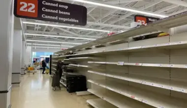 ASV plosās postoša vētra: miljoni gatavojas aukstumam un sniegam, atcelti tūkstošiem lidojumu