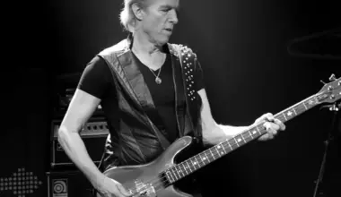 Aizsaulē devies roka veterāns, "Scorpions" bijušais basģitārists Francis Buholcs