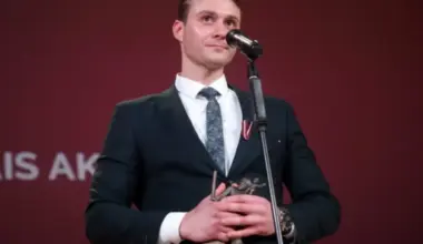 Aktieris Jēkabs Reinis vadīs aktiermeistarības skolu Subatē 2026. gada sākumā