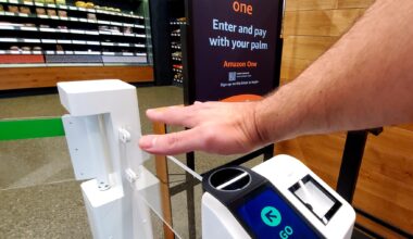 “Amazon” pārtrauc izmantot plaukstas atpazīšanas tehnoloģiju pirkumu veikšanai veikalos