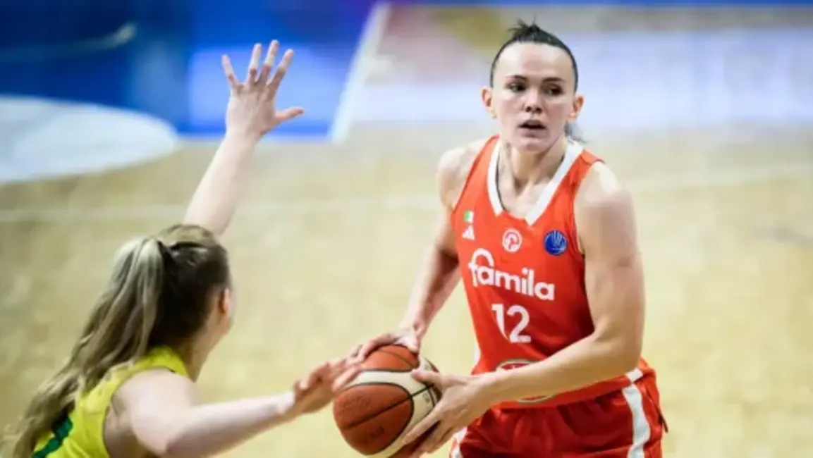 Anete Šteinberga veiksmīgi debitē Ķīnā, gūstot 14 punktus "Henan" sastāvā