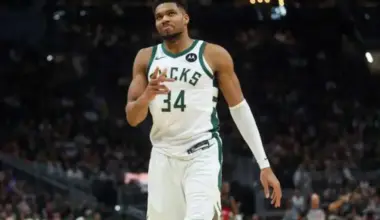 Antetokunmpo pēdējās sekundēs nodrošina "Bucks" uzvaru pār "Hornets" vēsturiskā spēlē