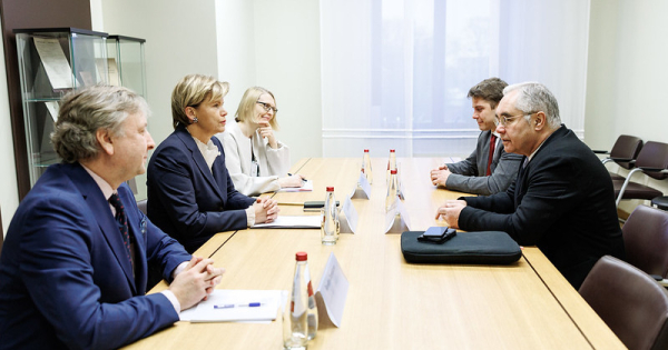 Ārlietu ministre B. Braže un CERN Padomes prezidents K. Fonts pārrunā zinātnisko un tehnoloģisko sadarbību