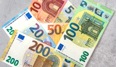 Aptauja: Vairāk nekā trešdaļa Latvijas iedzīvotāju cer uz labāku finansiālo situāciju 2026. gadā