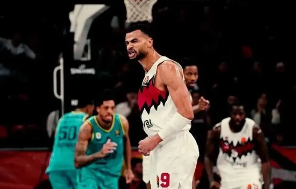 Basketbolā "Baskonia" ar Kurucu sastāvā mājās piekāpjas "Fenerbahce" ar Žagaru