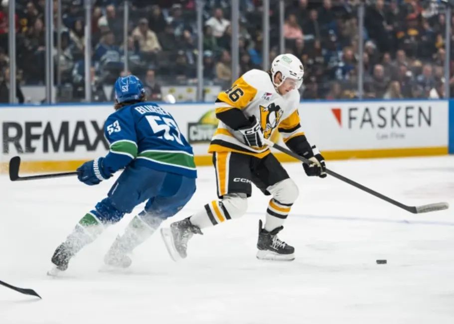 Bļugers gūst vārtus otrajā mačā pēc kārtas, bet "Canucks" zaudē "Penguins"