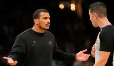 Boston "Celtics" saskāva ceturto neveiksmi četrās spēlēs; neapmierinātība ar tiesāšanu pieaug