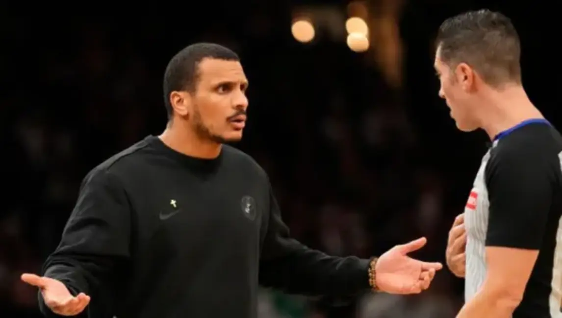 Boston "Celtics" saskāva ceturto neveiksmi četrās spēlēs; neapmierinātība ar tiesāšanu pieaug