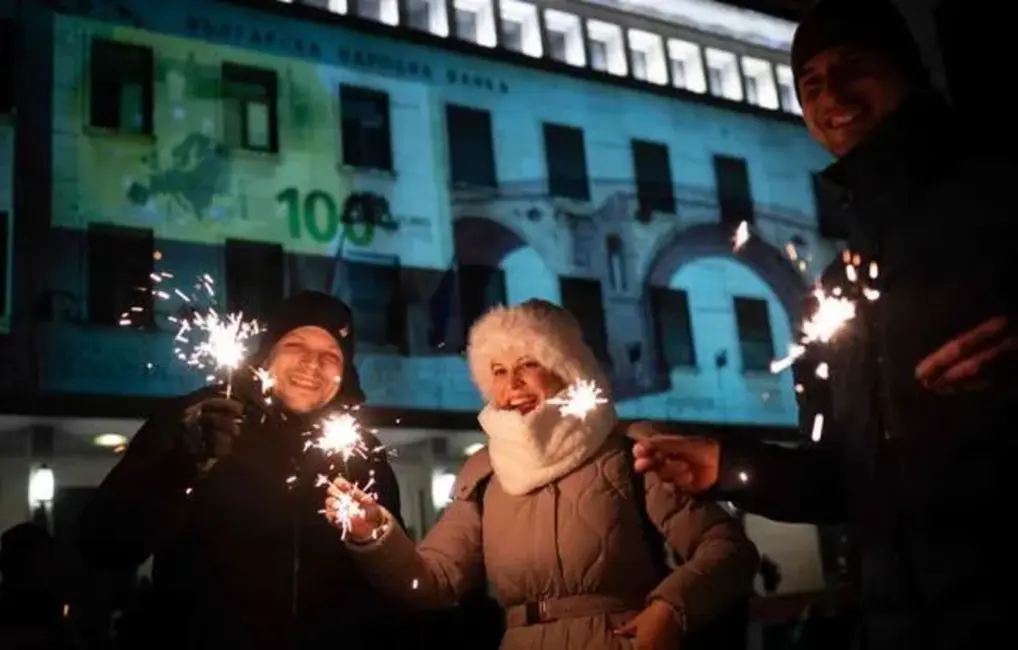Bulgārija svin vēsturisko pievienošanos eirozonai
