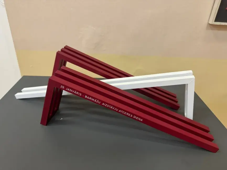 Daugavpilī ieilgst piemiņas vietas izveide Barikādēm un Atmodai; domes komisija noraida mākslinieka maketu