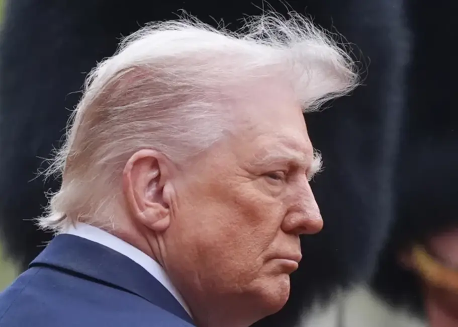 Donalds Tramps iesniedz tiesā prasību pret IRS par 10 miljardiem dolāru pēc nodokļu deklarāciju nopludināšanas