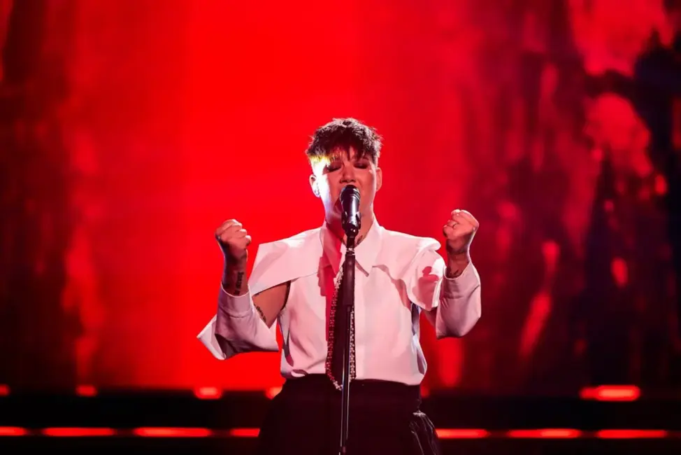 Dziedātāja Emilija triumfē «Pārdziedi mani!» otrajā sezonā, saņemot 11 529 skatītāju balsis