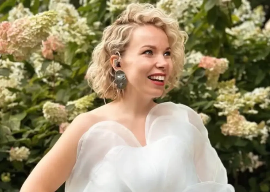 Dziedātāja Ieva Sutugova Ziemassvētkos sagaida otro meitiņu Rotu