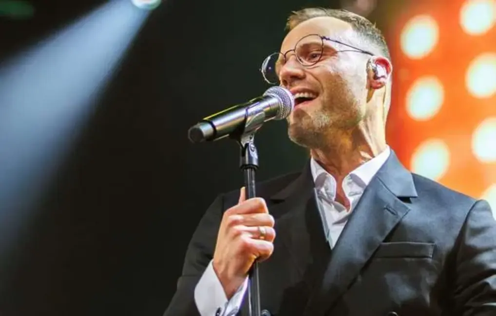 Dziedātājs Kaspars Markševičs aicina uz jubilejas koncerttūri "Laipni lūgti manā ballē"