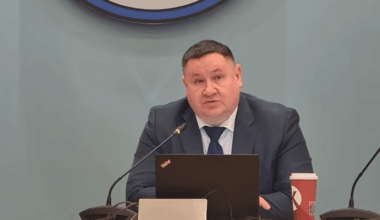 TIEŠRAIDE. Egils Helmanis atgriezies darbā Ogres domē: paceltas balsis, izslēgti mikrofoni un skarbi vārdi opozīcijai