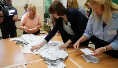 Elektroniskās balsu skaitīšanas sistēmas problēmas pašvaldību vēlēšanās atzītas par pērnā gada nozīmīgāko krīzi Latvijā