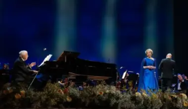 Elīna Garanča sveic Raimondu Paulu apaļajā jubilejā un kopā izpilda "Kerijas dziesmu"