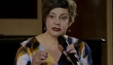 Elīna Reitere saņem Normunda Naumaņa Gada balvu mākslas kritikā par dziļām un sociāli aktuālām kinorecenzijām