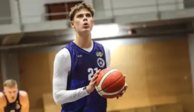 Gustavs Riekstiņš sasniedz iespaidīgu "triple-double" pret savu bijušo komandu