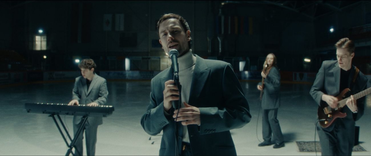 Maksims Busels debitē ar pirmo autordziesmu latviešu valodā -