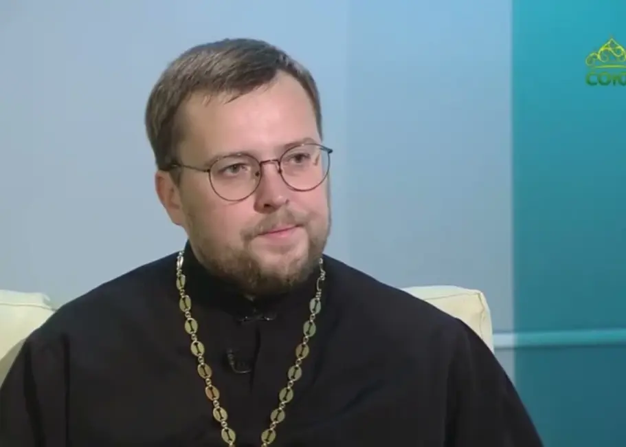 Igaunija no valsts izraidījis Latvijas pilsoni, Krievu pasaules atbalstītāju Romānu Koļesņikovu