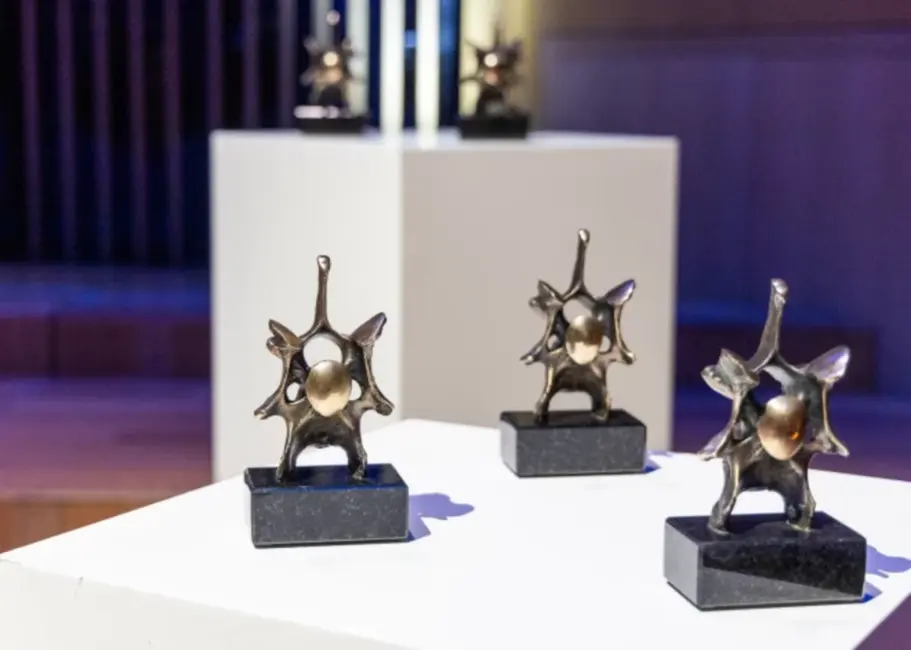 Jānis Erenštreits saņem Kormūzikas balvu par mūža ieguldījumu, koris "Kamēr..." – gada koris