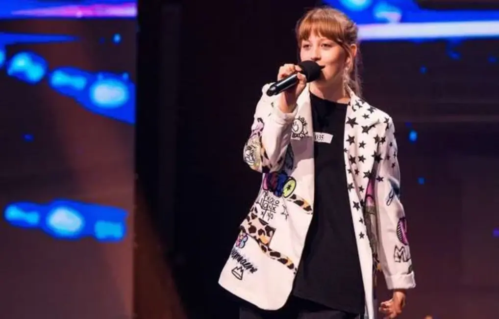 Jaunā dziedātāja Elly Bert publisko savu otro singlu latviešu valodā