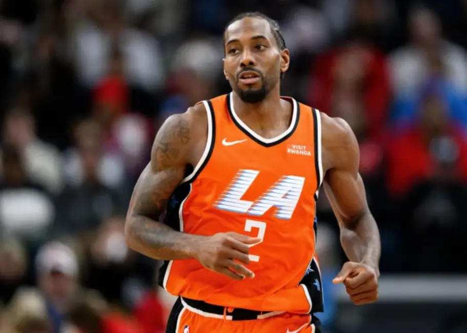 Kavai Lenards sasniedz karjeras rekordu ar 55 punktiem, vadot "Clippers" uzvarā pār "Pistons"