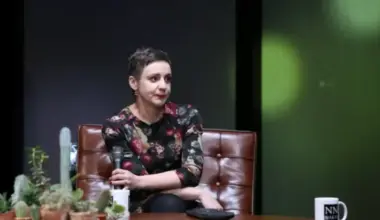 Kinokritiķe Elīna Reitere saņēmusi Normunda Naumaņa vārdā nosaukto Gada balvu mākslas kritikā