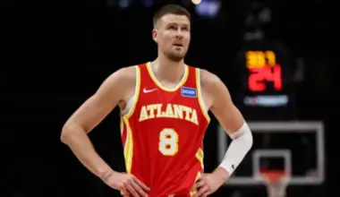 Kristaps Porziņģis traumas dēļ izlaidīs arī "Hawks" spēli pret "Bucks"; gaidāma pārvērtēšana pēc nedēļas