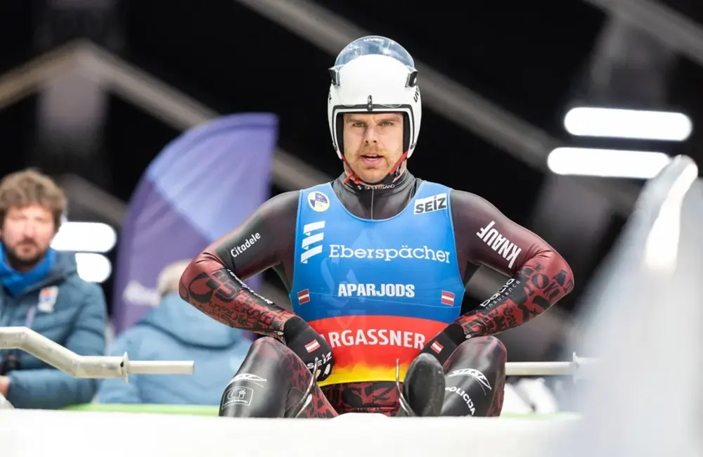 Kristers Aparjods ceturtais Eiropas čempionātā kamaniņu sportā, no medaļas šķir nepilna desmitdaļa sekundes