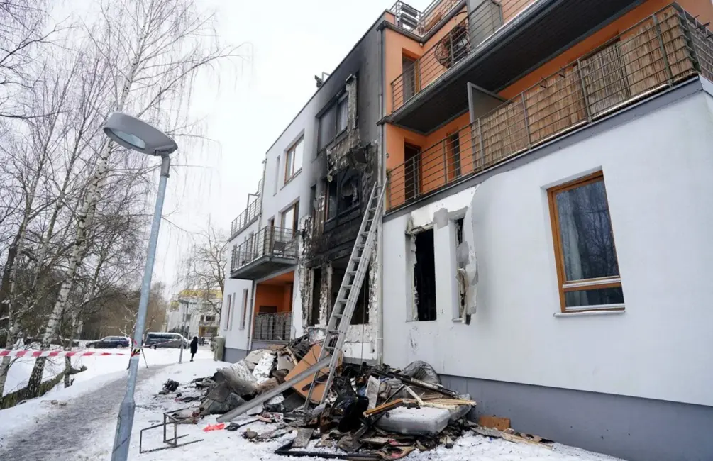 Krustkalnos turpinās uzkopšanas darbi pēc traģiskā ugunsgrēka; pašvaldība sniedz atbalstu cietušajiem