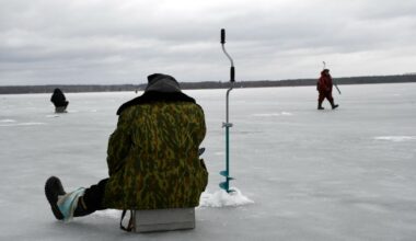 Krievijas kuģis uz gaisa spilvena aizturējis piecus Latvijas “bļitkotājus”; kas notiks ar šiem pilsoņiem
