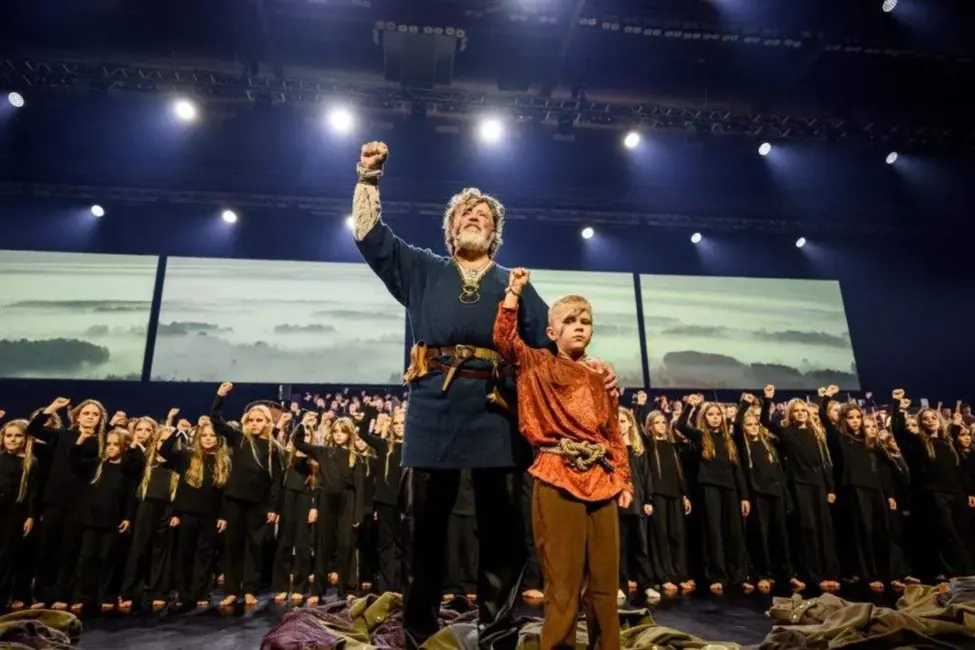 Lāčplēša dienā Rīgā izskan patriotiskais deju lieluzvedums "Indulis un Ārija. Dzirnām 40"