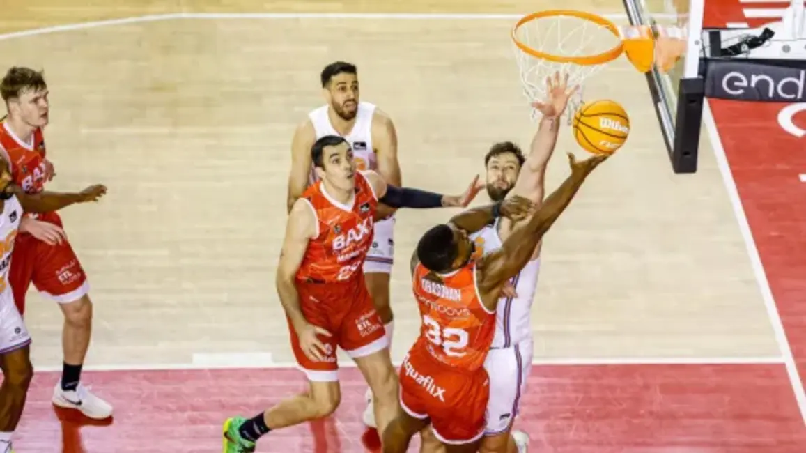 Latviešu basketbolisti Andorā un Katalonijā piedzīvo zaudējumus, Šķēlem neveiksmīga spēle Polijā