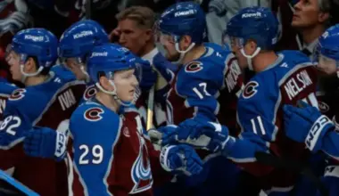 Latviešu vārtsargs Merzļikins rezervē, Makkinons izvirzās līgas rezultatīvāko spēlētāju galvgalī