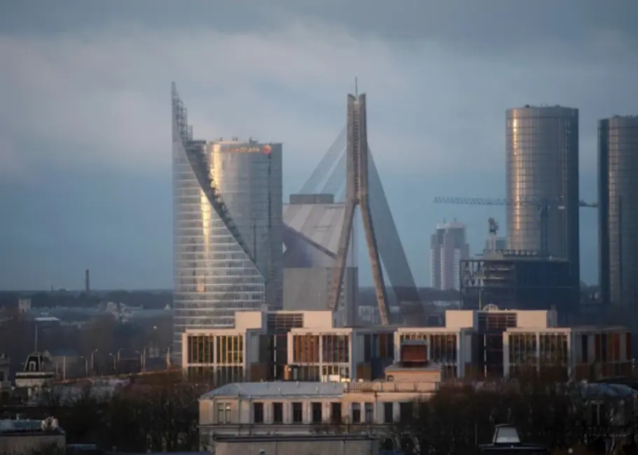 Latvijas Bankas ekonomists Oļegs Krasnopjorovs nosauc trīs faktorus, kas ļauj raudzīties uz 2026. gadu ar piesardzīgu optimismu